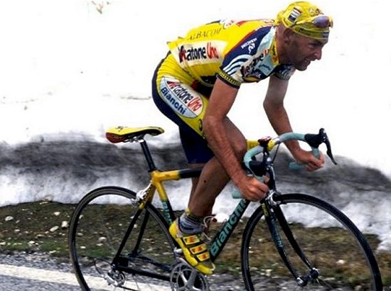 Pantani escluso per favorire le scommesse della camorra?