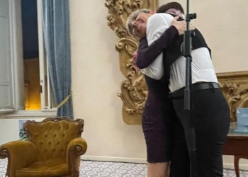 «Non sentitevi in colpa se leggendo vi verrà anche da ridere» e «La Gioia possa essere sempre il piano b»