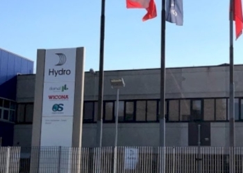 La Hydro vuole lavorare, i lavoratori scioperano