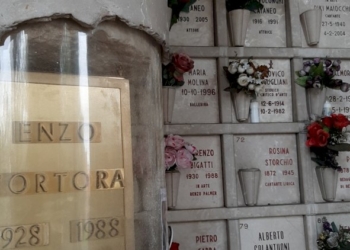 UN UOMO PERBENE