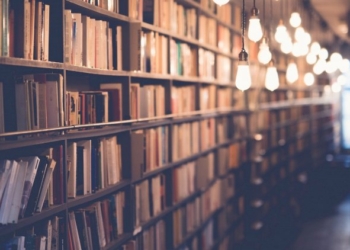 Meno armi e più libri