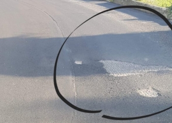 Somma Vesuviana, in via Duca di Salsa la prima buca e l’incuria delle strade adiacenti