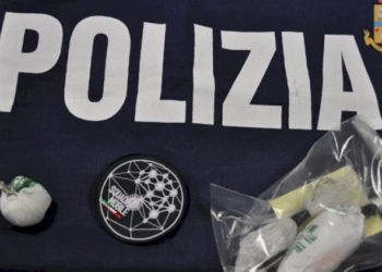 Trasportava marijuana e cocaina, giovane donna arrestata