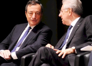 «Viene messa in pericolo la vita dei cittadini mentre dentro il palazzo ci si balocca»