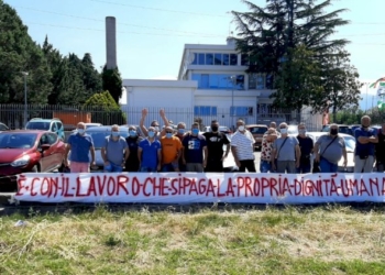 I lavoratori della Sanmarco continuano la loro lotta per la difesa del posto di lavoro