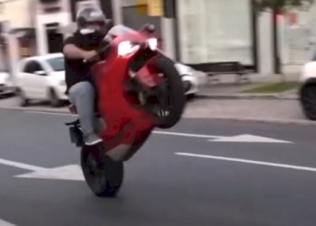 Somma Vesuviana, ritorna il motociclista notturno: i cittadini sono esasperati