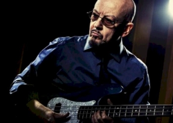 Non sparate sul cantante