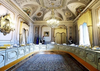 Corte Costituzionale sul divieto, previsto dal codice antimafia, di possedere o utilizzare telefoni cellulari