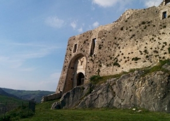 «Il mio Molise, maltrattato e denigrato. Trattato come una vecchia puttana s-venduta al peggior offerente!»