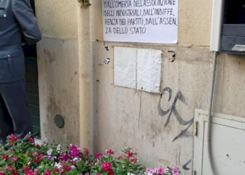 “Io non sono pazzo a denunciare. Io non pago perché non voglio dividere le mie scelte con i mafiosi. È una questione di dignità.”