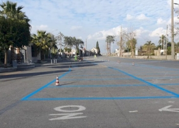 A Somma Vesuviana sono arrivate le strisce blu davanti al cimitero