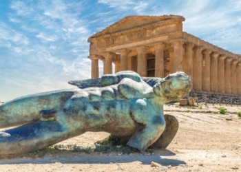 Intitolare la biblioteca della Valle dei Templi a Dell’Utri, condannato per reati di mafia?