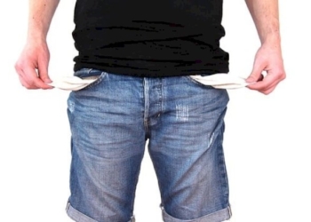 Affrontare la disoccupazione giovanile: una prospettiva critica e soluzioni possibili