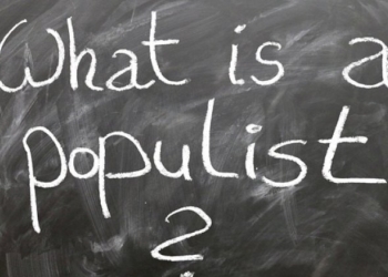 LA POLITICA DEGLI SLOGAN