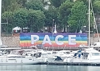 UNA BANDIERA. UNA RISPOSTA