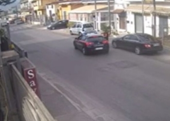 Individuata la Mercedes nera, l’incubo non è finito. Arrestato un esponente della banda