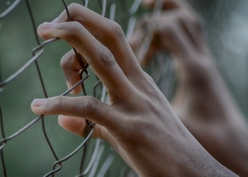 L’IDEOLOGIA PUÒ DIVENTARE UNA PRIGIONE 