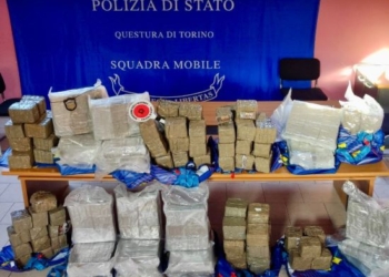 Leinì: maxi sequestro di stupefacente, tre arresti della Polizia