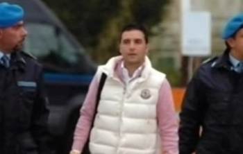 Riina celebra il padre boss (tra commenti che applaudono) e attacca chi non ne accetta l’esaltazione