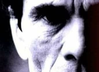 Tanti Auguri, tra bombe e genocidi