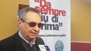 La magistratura costituisce un ordine autonomo e indipendente da ogni altro potere