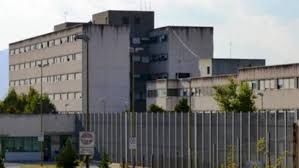 Sulmona, aggredito e minacciato direttore del carcere