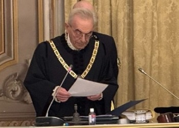 Adozione ai single: la Consulta apre ai minori stranieri abbandonati. È incostituzionale l’esclusione totale