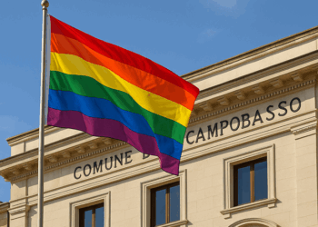 Il Molise contro l’omolesbobitransfobia: Campobasso e altri Comuni espongono la bandiera arcobaleno il 17 maggio
