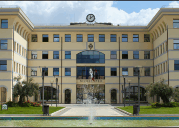 Il Consiglio Comunale di Fondi approva all’unanimità la mozione per il riconoscimento dello Stato di Palestina: “Non si può restare in silenzio di fronte a un genocidio”