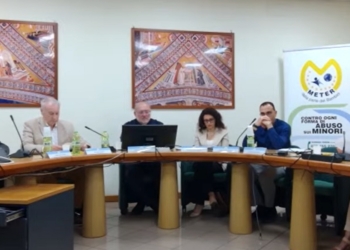 Pedopornografia con Intelligenza Artificiale: denunciati 507 gruppi su Signal, quasi 3.000 bambini vittime