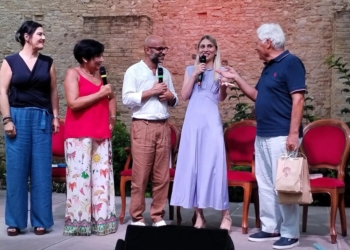 In una calda ed emozionante serata «abbiamo superato alcune barriere insieme»