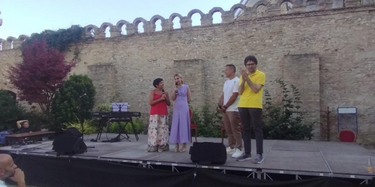 In una calda ed emozionante serata «abbiamo superato alcune barriere insieme»