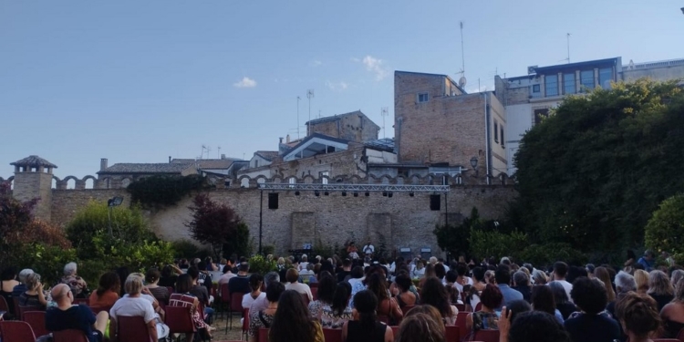 In una calda ed emozionante serata «abbiamo superato alcune barriere insieme»