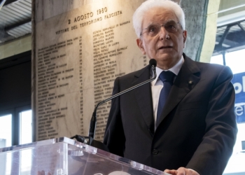Mattarella: “Un segno indelebile di disumanità. Bologna fu colpita per distruggere la democrazia”