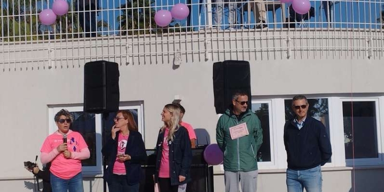 Uno straordinario messaggio di solidarietà e umanità, speranza e condivisione dalla Pitta Rosso Pink Parade di Vasto