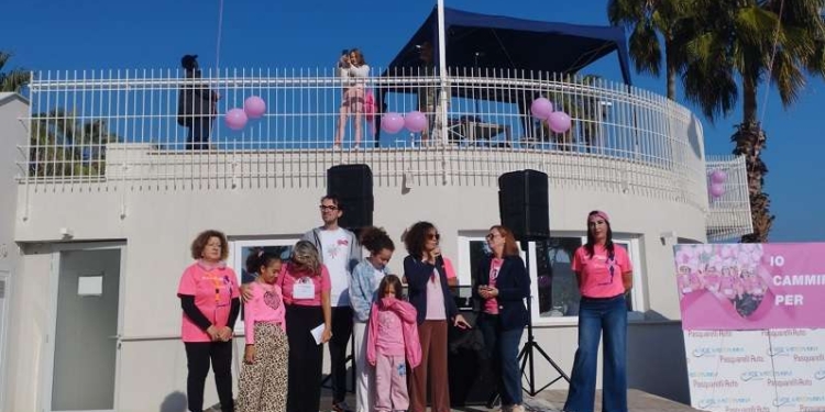 Uno straordinario messaggio di solidarietà e umanità, speranza e condivisione dalla Pitta Rosso Pink Parade di Vasto