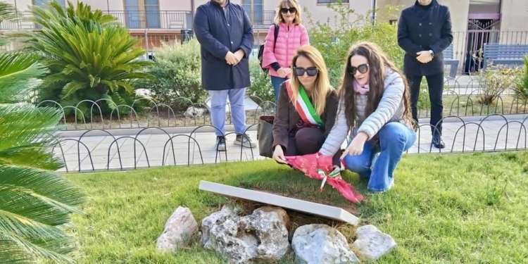 «Una rosa per Norma, un atto di memoria e di responsabilità civile»