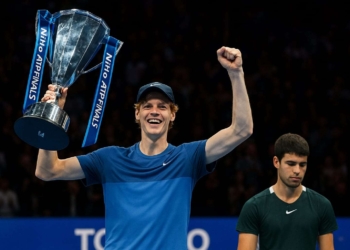 Sinner doma Alcaraz: Torino incorona il nuovo re delle ATP Finals