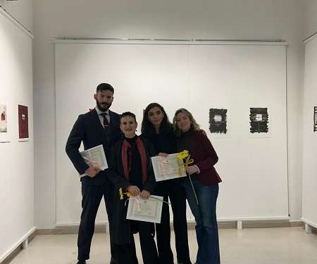 I colori dell’arte femminile illuminano ogni “Ferita”