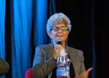 Strage di Stato, depistaggi, silenzi: con Claudia Pinelli la verità torna a chiedere conto