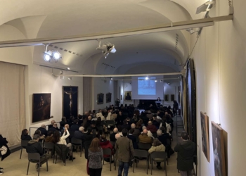 Lo sguardo dei giovani illumina il quartiere San Cristoforo: inaugurata la mostra fotografica promossa dalla Caritas