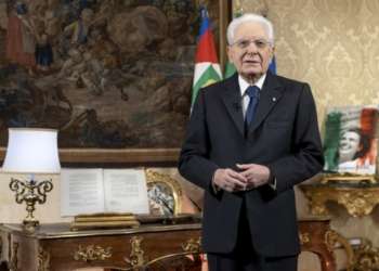 Mattarella scuote l’Italia: “Disarmare le parole” e ricominciare dalla pace