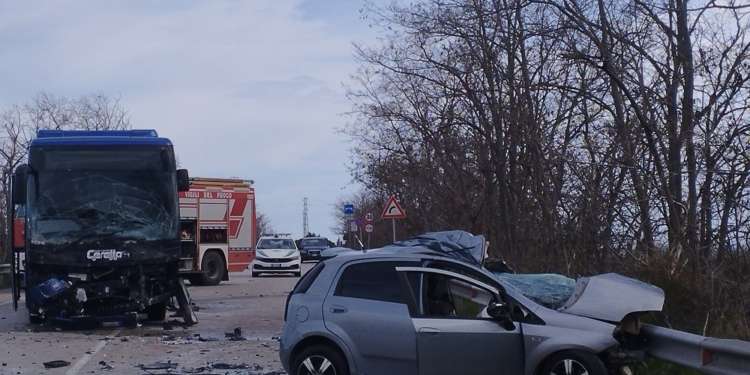 Schianto mortale a San Salvo: vittima un 21enne