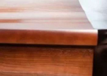 Ci hanno lasciato nel silenzio, accanto solo chi non ha giudicato accompagnando con cristiana pietà