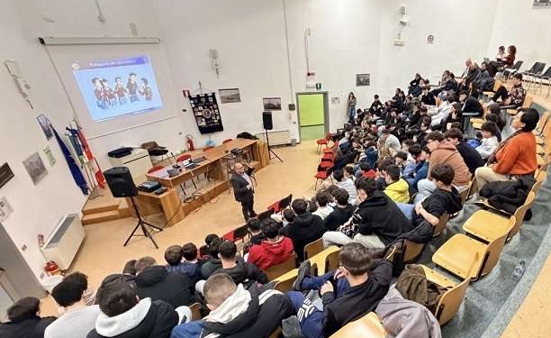 «INTERconNETtiamoci ma con la testa»