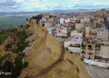 Niscemi: un mese dopo la frana arrivano i primi aiuti