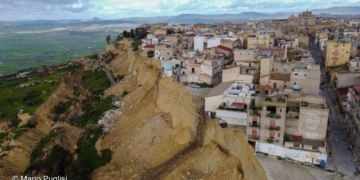 Niscemi: un mese dopo la frana arrivano i primi aiuti