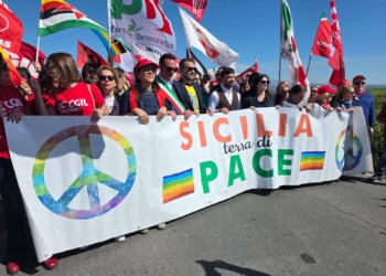 “Sicilia Terra di Pace”. Il corteo a Sigonella contro le guerre