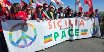 “Sicilia Terra di Pace”. Il corteo a Sigonella contro le guerre