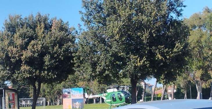 Auto forza posto di blocco, la fuga è finita con uno schianto a Casalbordino